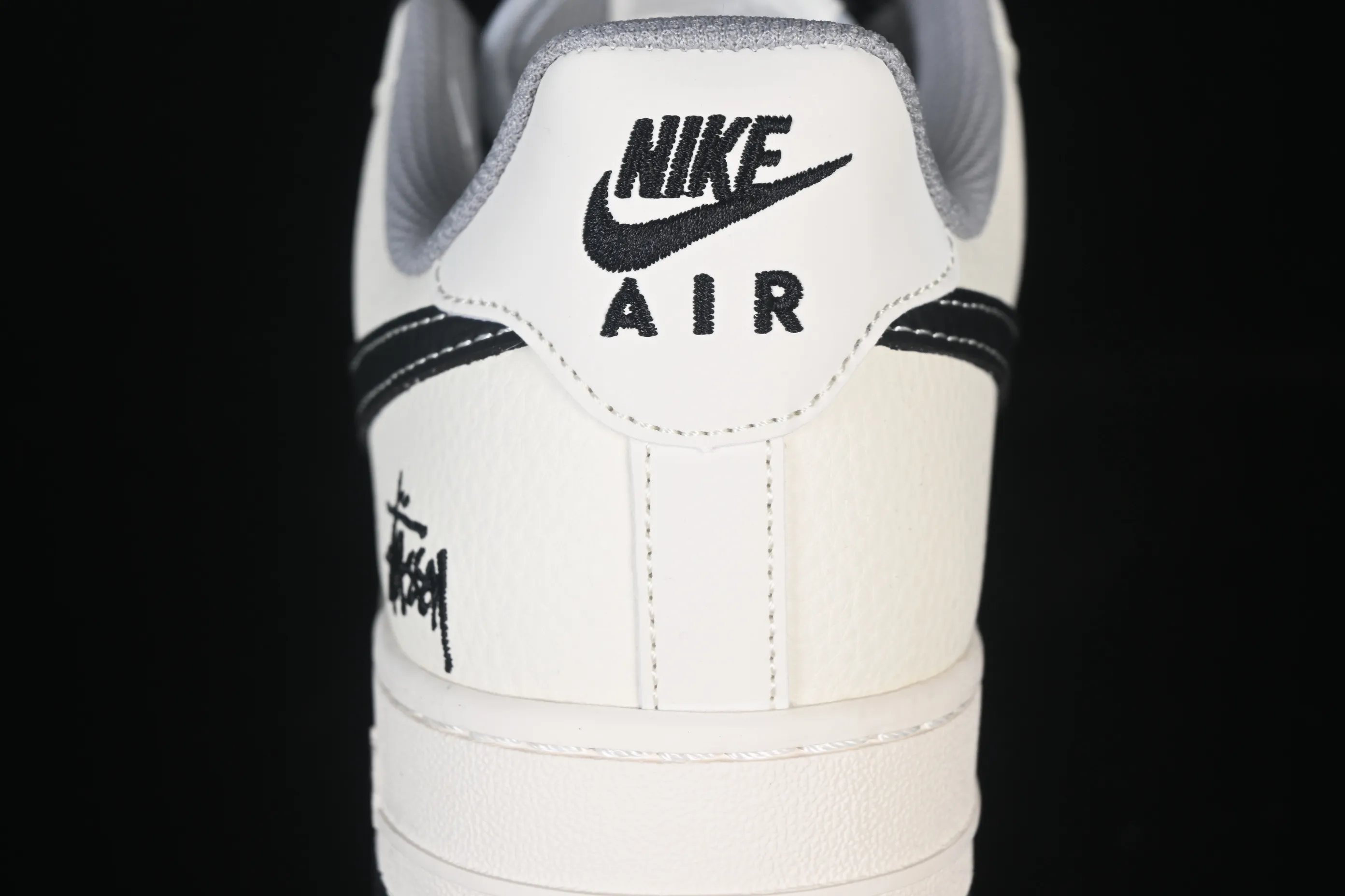 All categories Nk Air Force 1 Air Force series Nk Air Force 1 Low Air Force low-top Nike Air Force 1'07 Low Stusi co-branded beige, black and gray stitching Air Force 1 low-top casual sneakers JS8028-017